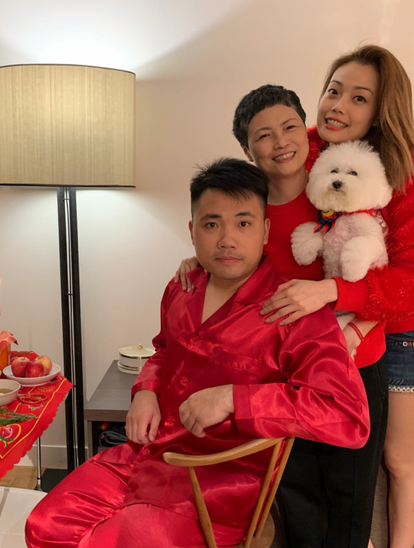 容祖兒沉痛宣布「老友記」離世噩耗！長文晒合照淚別︰萬般不捨的心情告訴大家