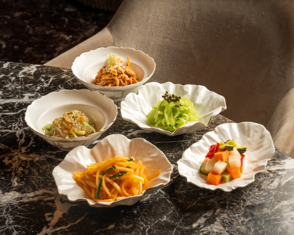 中環奢華風川菜館限定川味燒烤Brunch  無限任食配菜／必食孜然辣羊扒