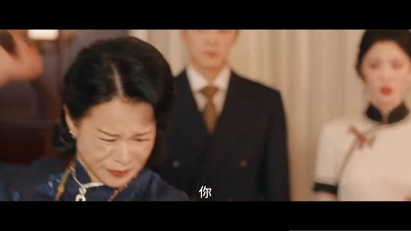 這一秒過火｜胡杏兒怒鞭男神張凌赫恐成人民公敵！急澄清：與本人無關