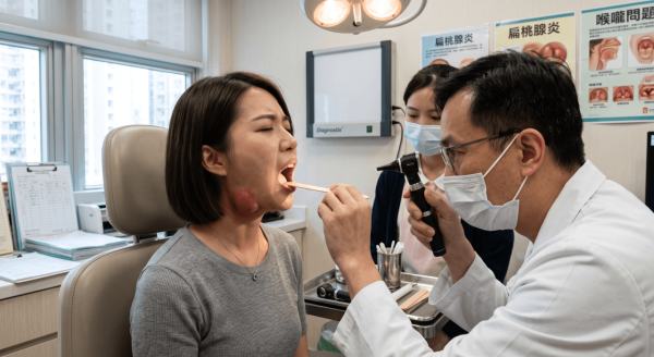 25歲女喉嚨痛死忍4天險窒息！醫生警告別亂食抗生素：1招分辨普通發炎與扁桃腺膿腫