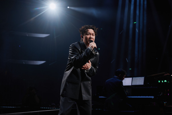 陳輝陽作品演唱會｜五大唱將聯手唱響新曲舊詞經典金曲 陳奕迅容祖兒翻唱改編版《漩渦》