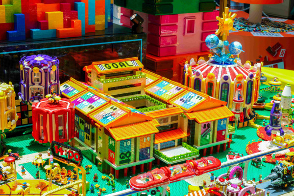 LEGO限時登陸沙田新城市!4米高DJ樂仔+巨型遊戲對決 打造驚喜LEGO互動巴士站