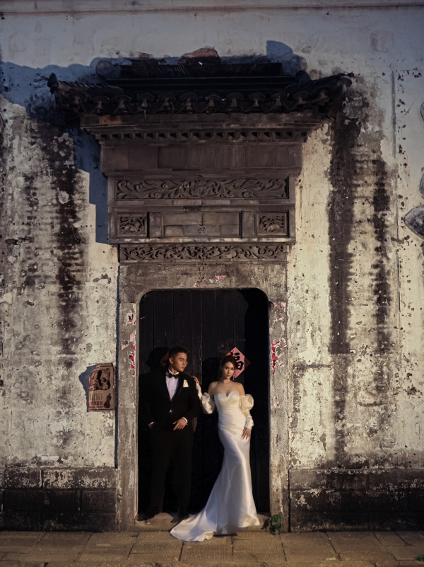 楊明莊思明公開華麗結婚相曝吉隆坡婚禮！豪擲過百萬打造頂級嫁衣成香港第一人