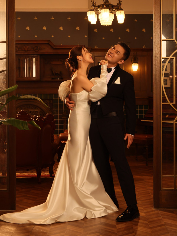 楊明莊思明公開華麗結婚相曝吉隆坡婚禮！豪擲過百萬打造頂級嫁衣成香港第一人