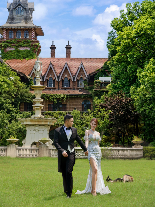 楊明莊思明公開華麗結婚相曝吉隆坡婚禮！豪擲過百萬打造頂級嫁衣成香港第一人