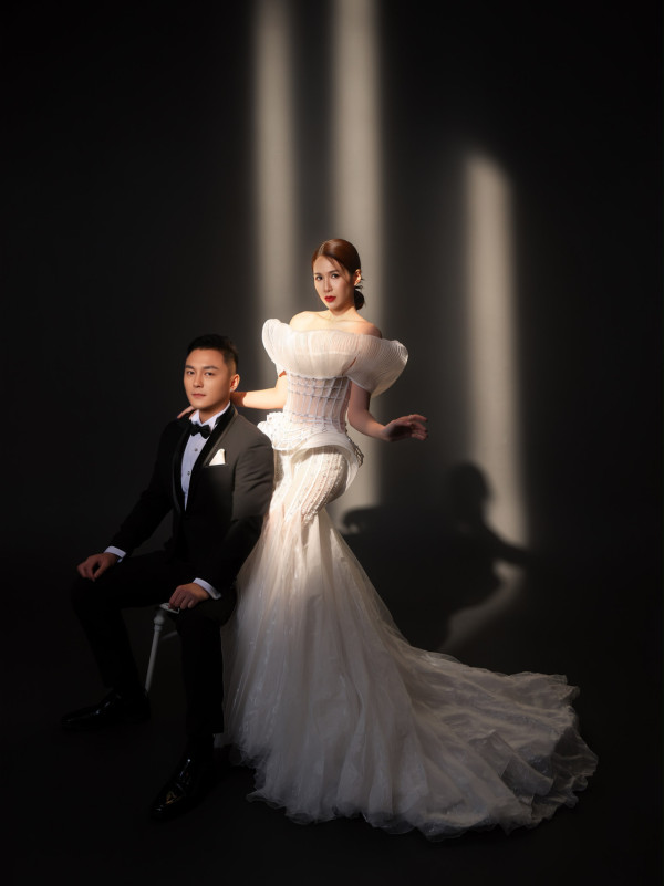 楊明莊思明公開華麗結婚相曝吉隆坡婚禮！豪擲過百萬打造頂級嫁衣成香港第一人