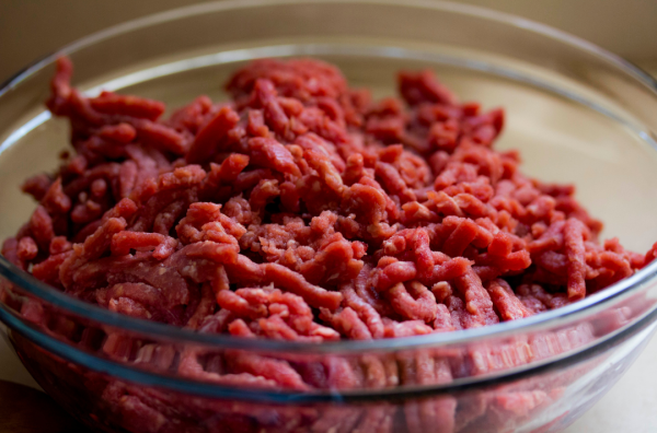 免治肉保存｜買肉碎連包裝塞入雪櫃原來係錯？專家揭極易出水兼滋生細菌 教4招不流失肉汁冷藏秘技