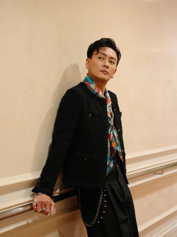 黃宗澤傳新戀情與金髮女郎撐枱腳斷正！女方身份曝光相差20歲竟是落選港姐