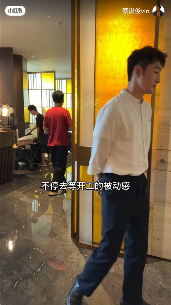42岁前TVB男艺人转行12年突然宣布回归拍戏！亲揭当年离巢真相：等足九年
