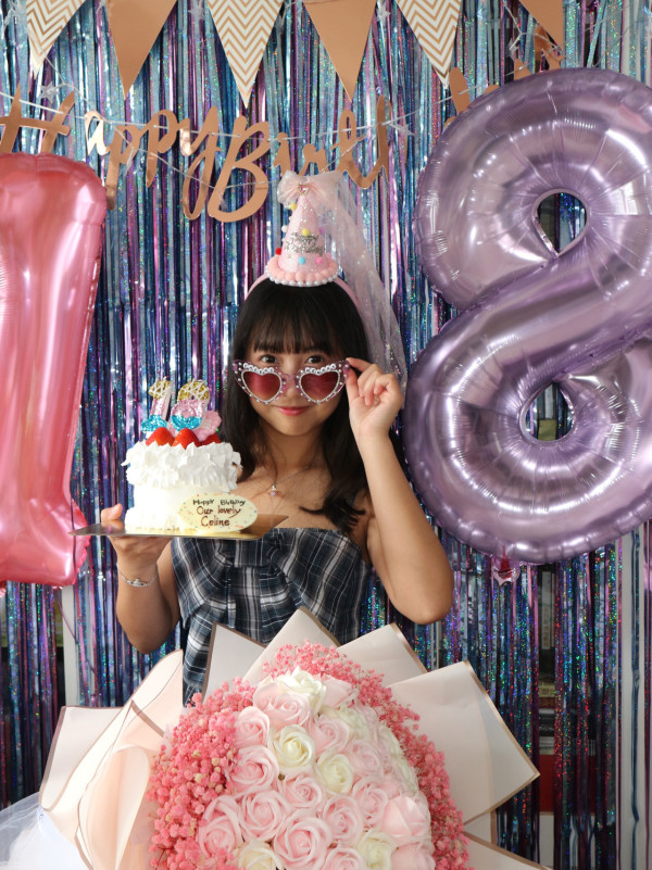 童星“美心妹妹”杨铠凝18岁生日成人礼！最新近照曝光，女大十八变，花样滑冰冠军文武双全