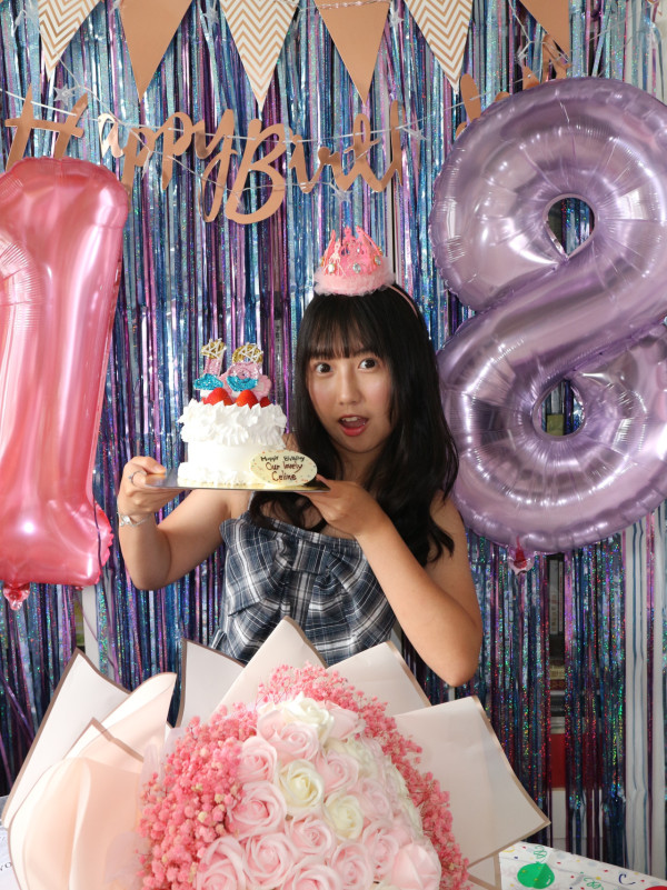 童星“美心妹妹”杨铠凝18岁生日成人礼！最新近照曝光，女大十八变，花样滑冰冠军文武双全