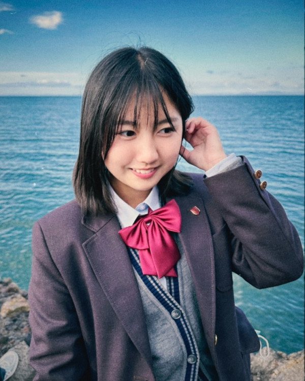童星“美心妹妹”杨铠凝18岁生日成人礼！最新近照曝光，女大十八变，花样滑冰冠军文武双全