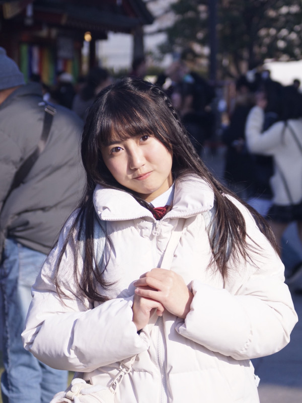 童星“美心妹妹”杨铠凝18岁生日成人礼！最新近照曝光，女大十八变，花样滑冰冠军文武双全