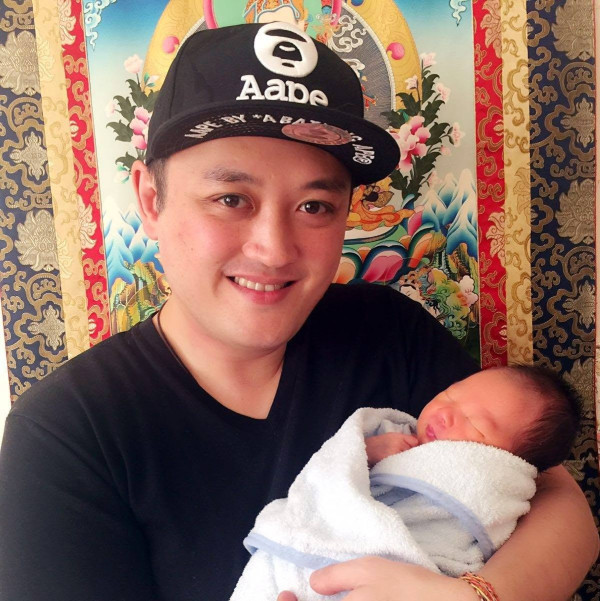 李泳漢久違露面曝光近照面容瘦削！驚傳印度修行怪異行徑爆婚姻危機