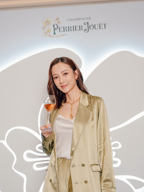 40岁女艺人IG宣布怀孕喜讯，喜迎第二胎！三年抱两再做妈妈，幸福晒超声波照