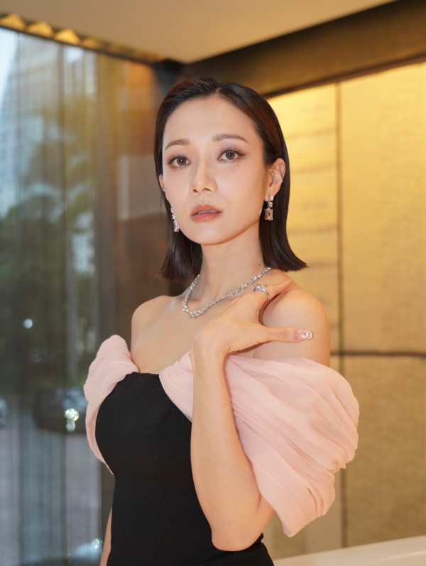 40岁女艺人IG宣布怀孕喜讯，喜迎第二胎！三年抱两再做妈妈，幸福晒超声波照