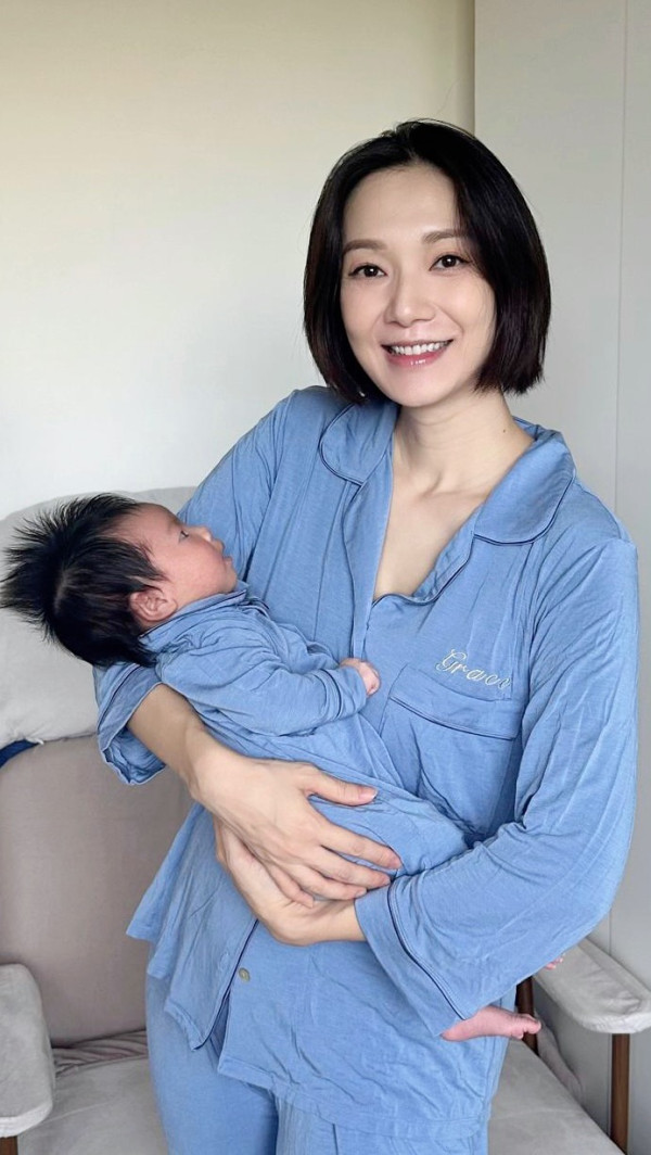 40岁女艺人IG宣布怀孕喜讯，喜迎第二胎！三年抱两再做妈妈，幸福晒超声波照