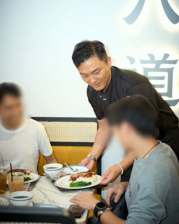 楊明再創業大馬燒味店開業僅10日被封舖！驚爆即日勒令停業 門口遭查封貼黃膠條