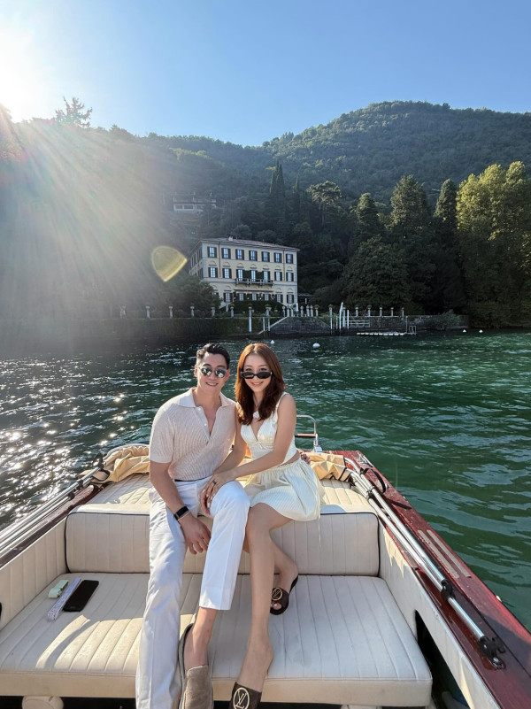 34岁前港姐公开结婚照报喜，晒巨型钻戒！金融才俊未婚夫高颜值不输现役男星