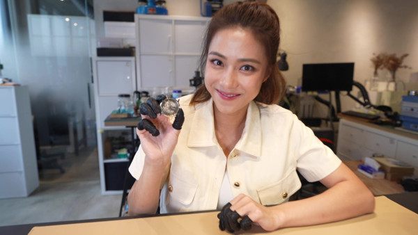 劉穎鏇罕有父女檔出鏡髮型師爸爸露面 親曝媽媽留美國感人真相無奈分隔兩地