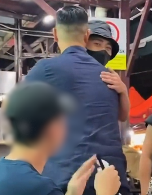 黄宗泽巧遇胡杏儿老公即时反应表情全曝光！前度现任破天荒“世纪拥抱”零尴尬