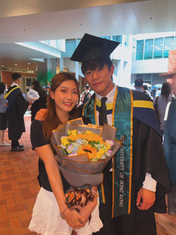 29岁男艺人港大苦读10年终于毕业!IG长文亲曝心声:步伐总系迟人少少