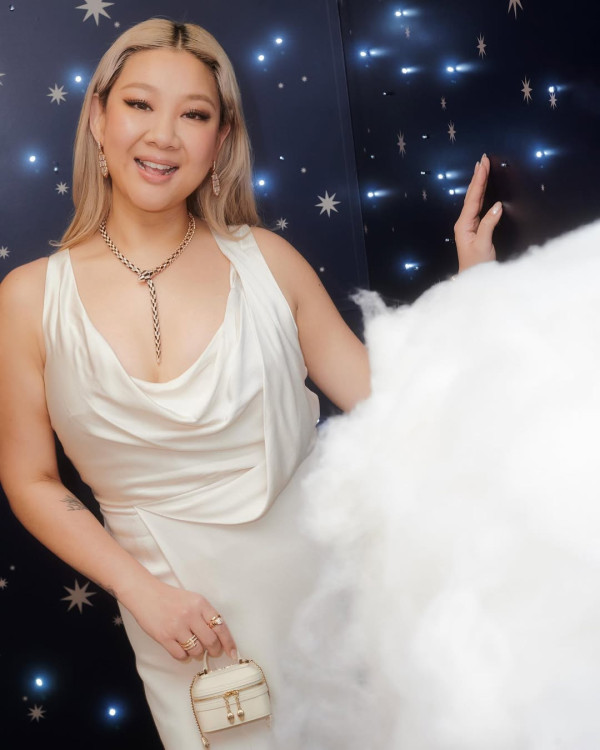 郑欣宜最新近照曝光低调现身冰室！金发造型容光焕发获负责人赞精神饱满