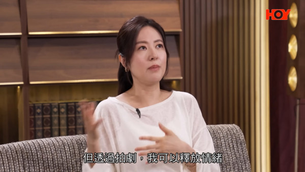 唐诗咏剖白15年前丧母遗憾未见最后一面！镜头前泪崩揭离巢TVB真正原因