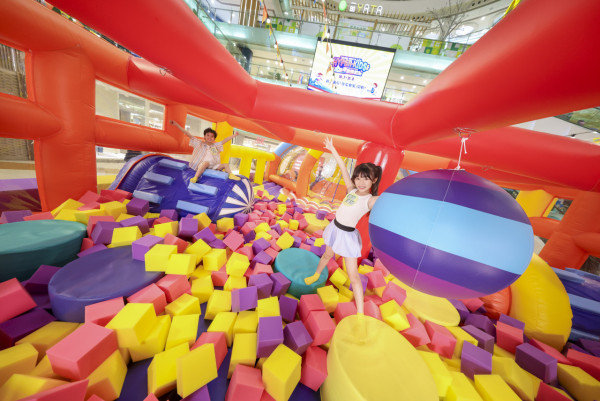 【暑假好去處】荃灣廣場「HYPER·KIDS水陸躍動挑戰站」！1,600呎水上樂園+充氣極限障礙賽（附換領詳情）