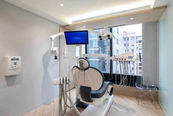 T.O.P DENTAL 洗牙(图片来源:T.O.P DENTAL)