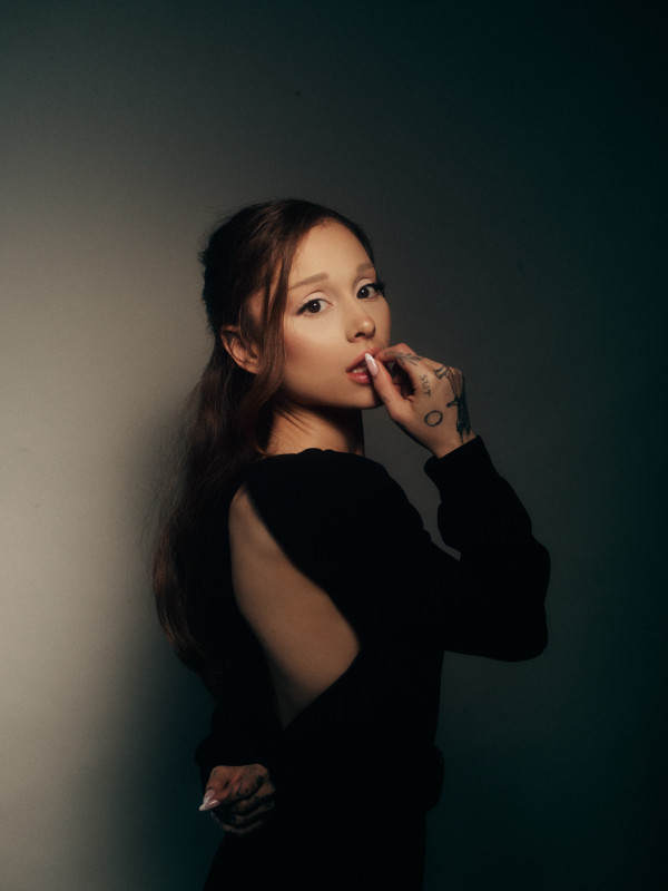 33歲女歌手突然宣佈全面停工！斷崖式暴瘦疑身體亮紅燈！聲明曝︰將暫時淡出