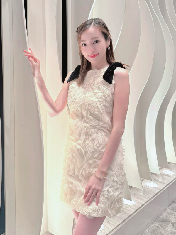 43歲前TVB女藝人親揭離巢TVB內幕！結婚15年無子女︰大家都羨慕我