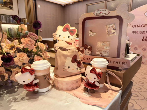 霸王茶姬 x Hello Kitty 主題店登港！3款香港限定特調/Kitty盲盒公仔袋/各款限定周邊