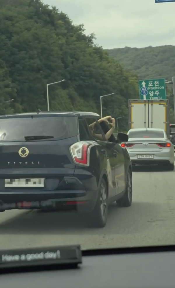打尖竟無人鬧？韓國車切線影片網絡爆紅！乘客位1舉動反獲網民大讚【有片睇】