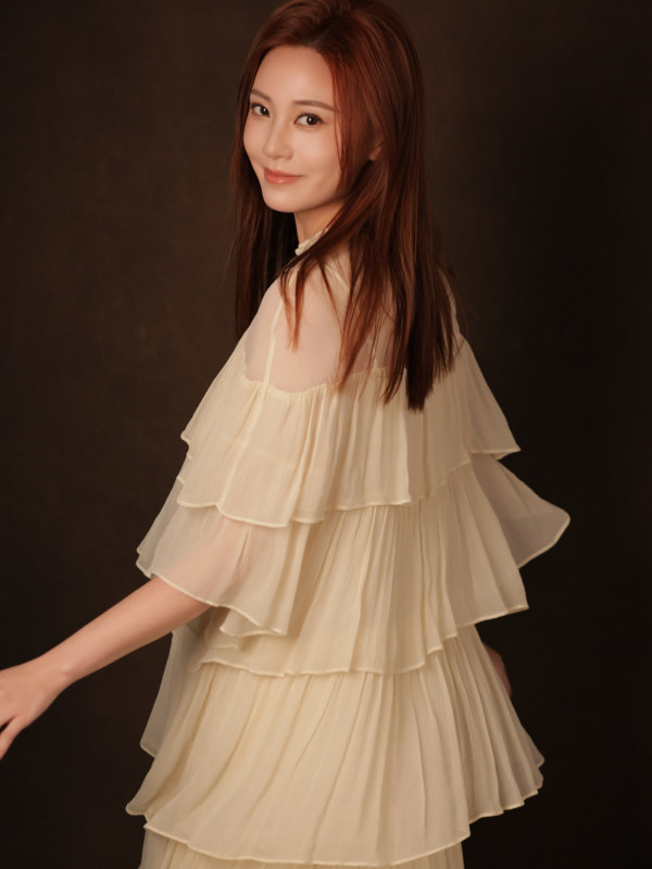 惊传朱晨丽突然闪婚报喜秘密嫁人结婚？闺蜜陈炜爆口6个字疑似泄密