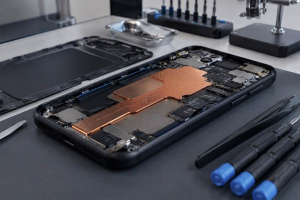 明年 iPhone Pro 螢幕再加大？爆料指 6.4 吋、7 吋屏幕或登場