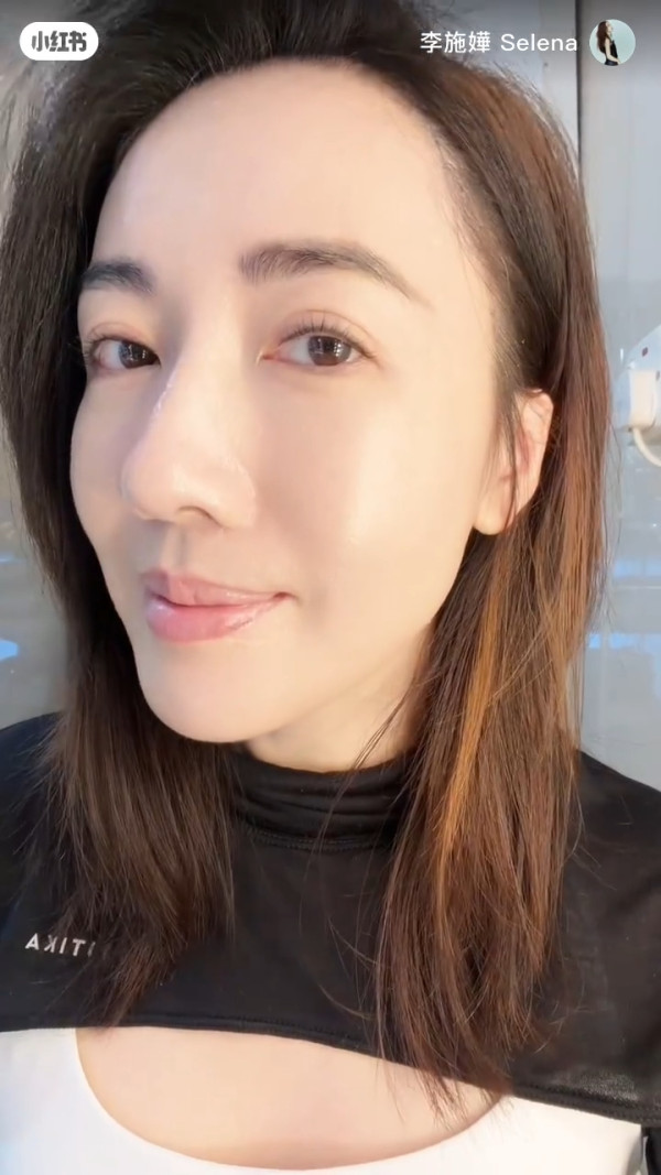 45歲李施嬅兩度被飛後公開單身生活！一舉動證明恨脫單仍然渴望愛情