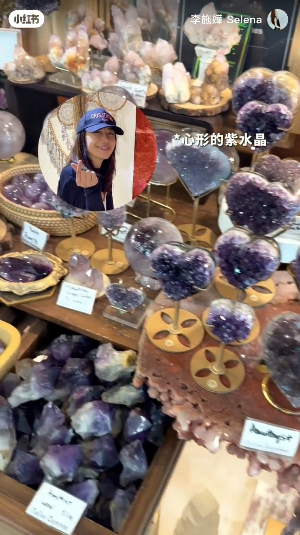 45歲李施嬅兩度被飛後公開單身生活！一舉動證明恨脫單仍然渴望愛情