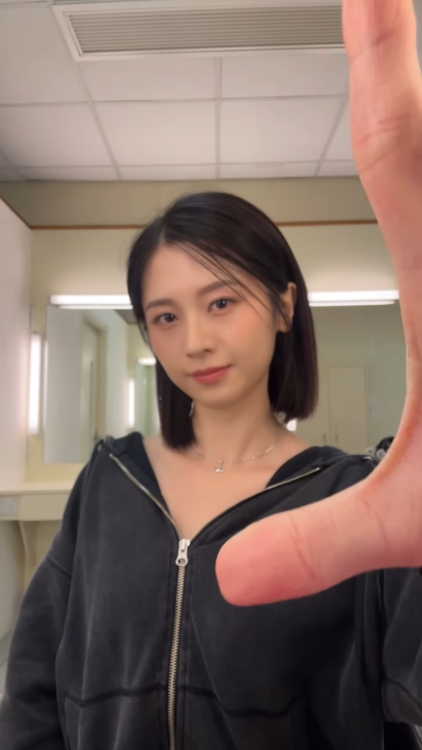 倪嘉雯一刀剪短髮新形象更加似陳自瑤！捨棄金色長髮造型氣質大變超驚喜
