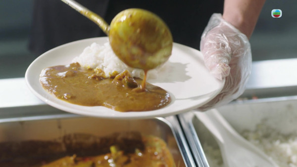 夫妻的博弈花絮｜郭柏妍「淋咖喱」幕後片曝超強反差萌！不敢冒犯前輩獲高海寧暖心鼓勵