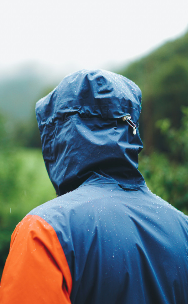 圖片來源:unsplash 日本雨衣推介|日本機能雨衣8款推薦 3Coins/Workman最平起便攜易收納