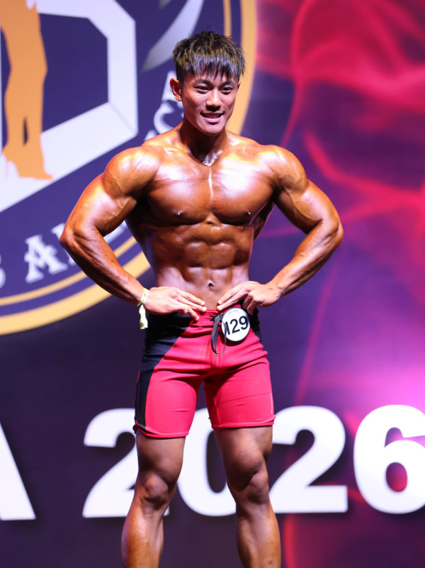29歲爆肌男藝人首戰健美比賽即奪冠！獲李綺雯教練老公特訓一年半脫胎換骨