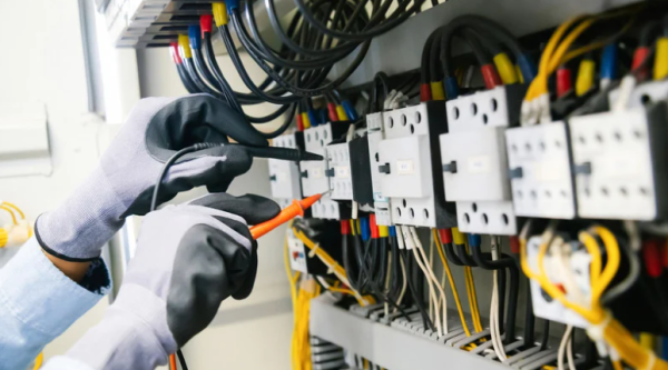 水電工入行，圖片只供參考（圖片來源︰Canva）