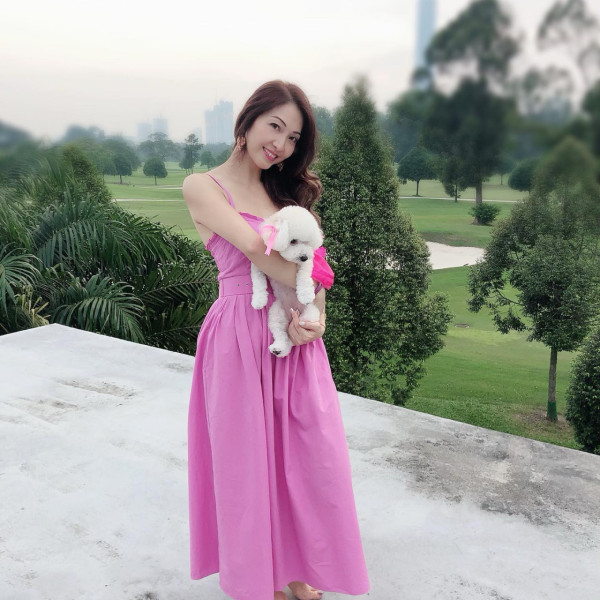 凍齡人妻息影移英後激罕返港露面！亞視世紀聚會同框49歲狀態不輸陳煒