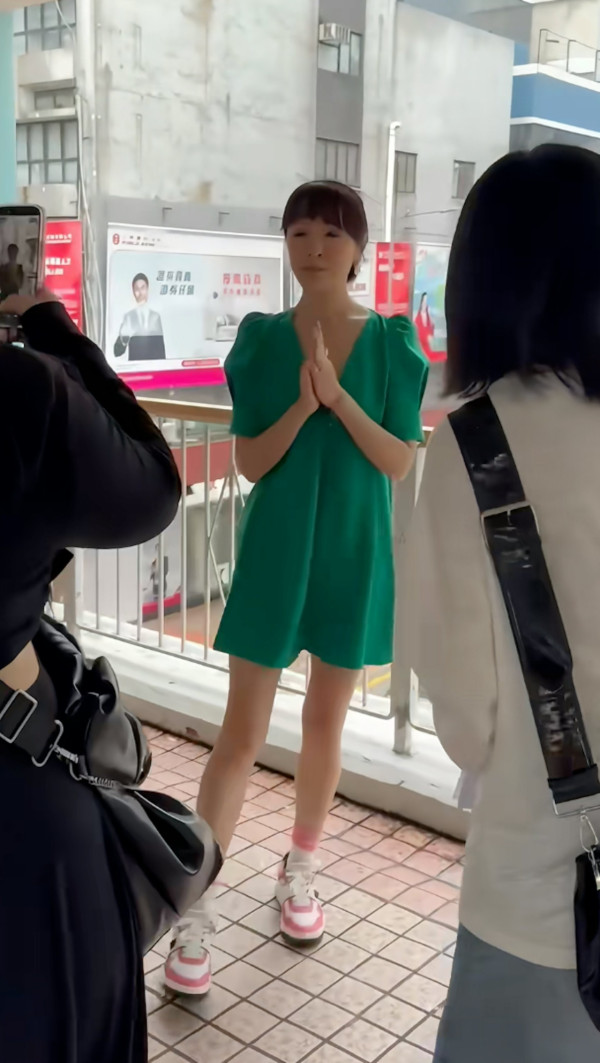 四料港姐冠軍生圖流出曝光真面目!容貌大跌Watt被指撞樣Do姐︰做咩搞成咁