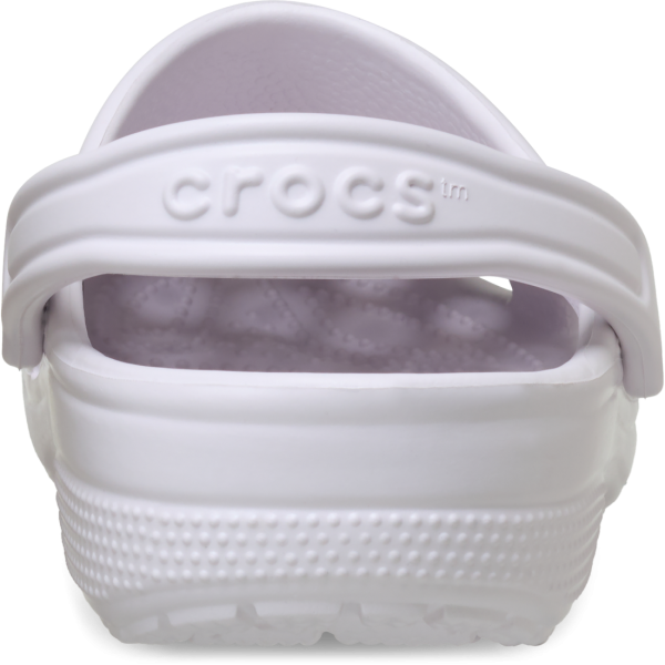 网购Crocs惊现假货中招！专柜认证5招秒分真伪：这种劣质材质一踩即裂