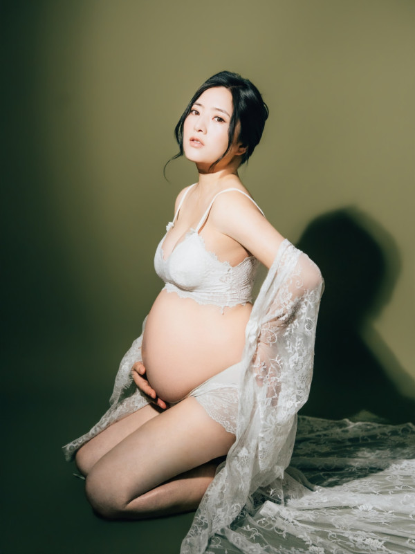 33歲女藝人報喜宣佈誕下囡囡！感動撰文「一切都很不真實」走出兩年前小產傷痛
