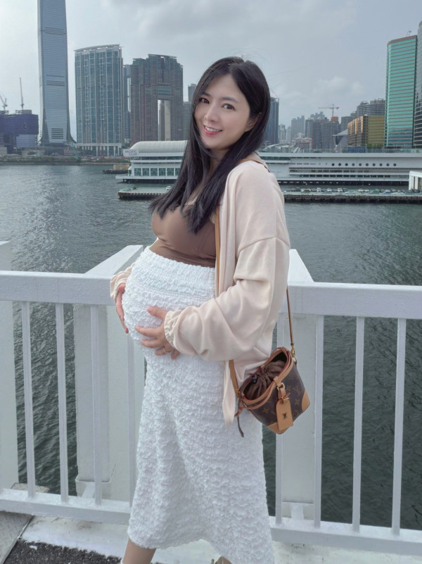 33歲女藝人報喜宣佈誕下囡囡！感動撰文「一切都很不真實」走出兩年前小產傷痛