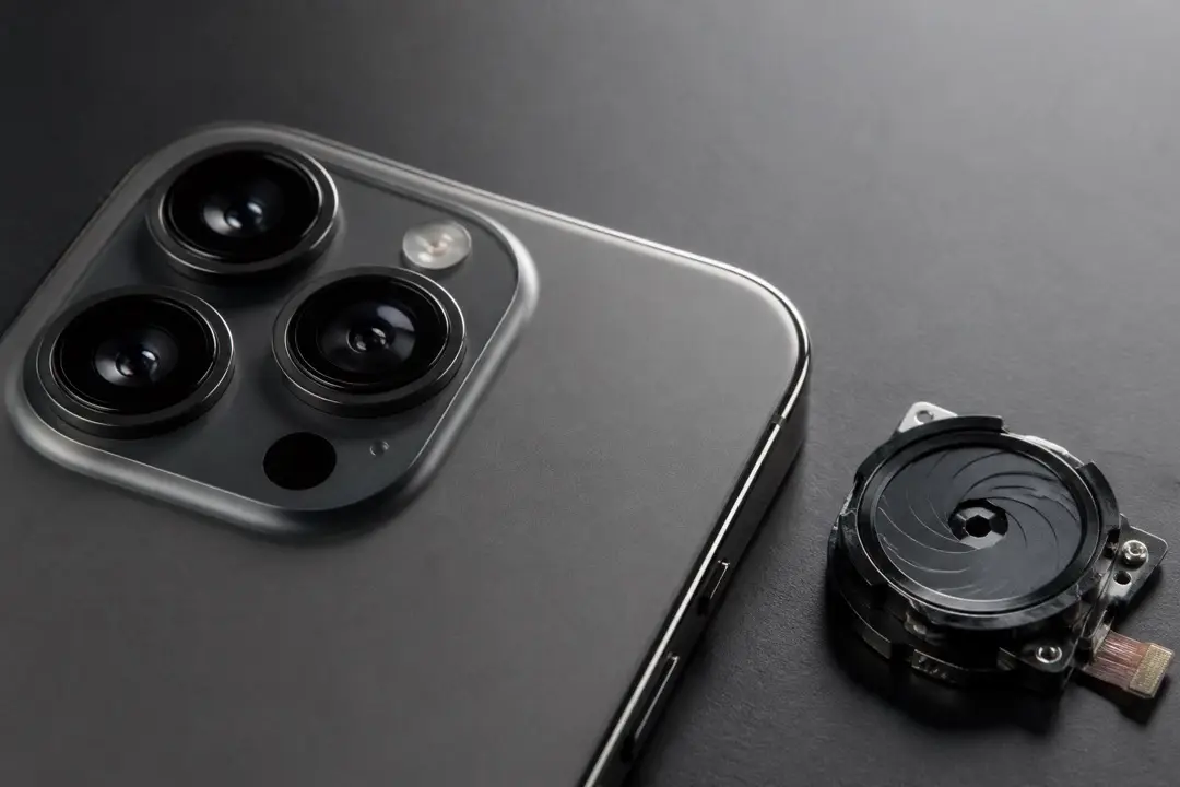 iPhone Fold／20 周年版爆料再升級！傳配 VC 散熱、液態金屬轉軸