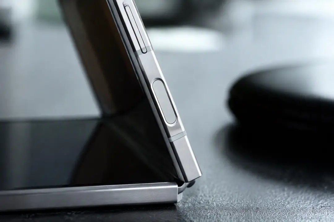 iPhone Fold／20 周年版爆料再升級！傳配 VC 散熱、液態金屬轉軸